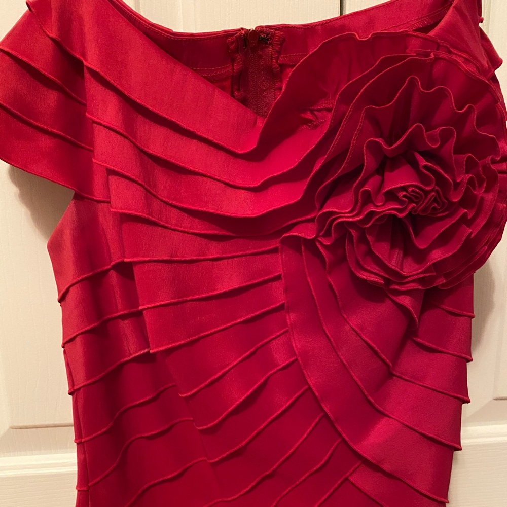 Red holiday top by Tadashi Shoji